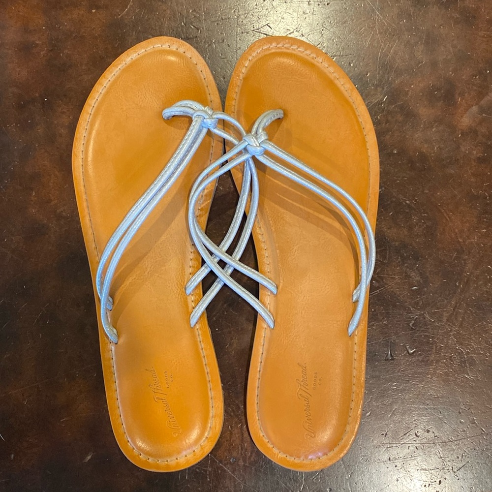 NWOT Universal Threads Jami-Lynne Knotted Double Strap Target Flip Flops/Sandals